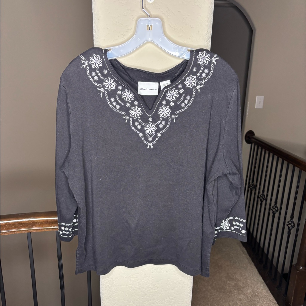 Alfred Dunner Embroidered Blouse Size L